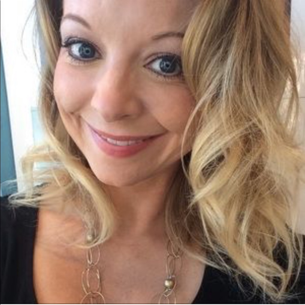 Meet your Posher, Carrie